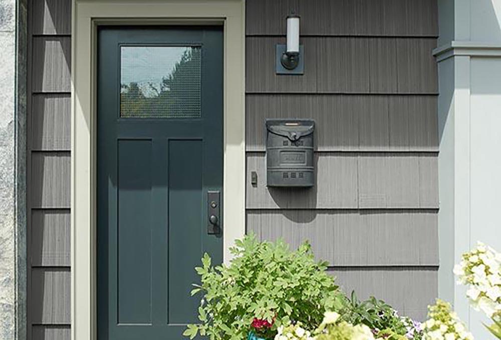 FRESHEN UP YOUR CURB APPEAL: 6 STEPS TO PAINT YOUR FRONT DOOR